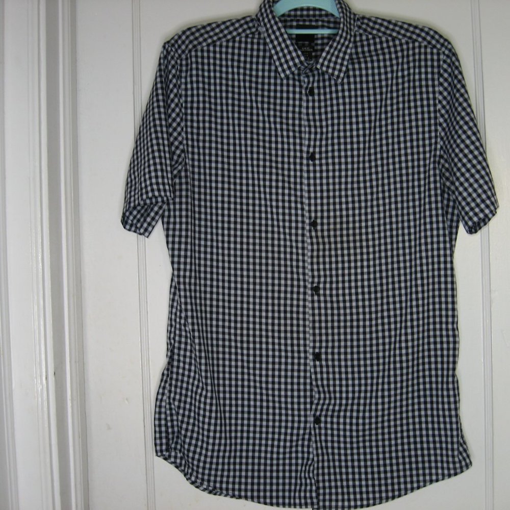 H & M SHORT SLEEVE BUTTON DOWN MEN'S SHIRT - SIZE: MEDIUM-"SLIM FIT" - B&W